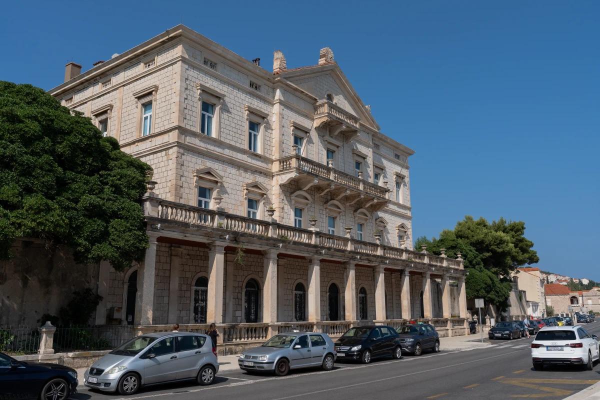 Sveučilište u Dubrovniku, Zgrada Ekonomije