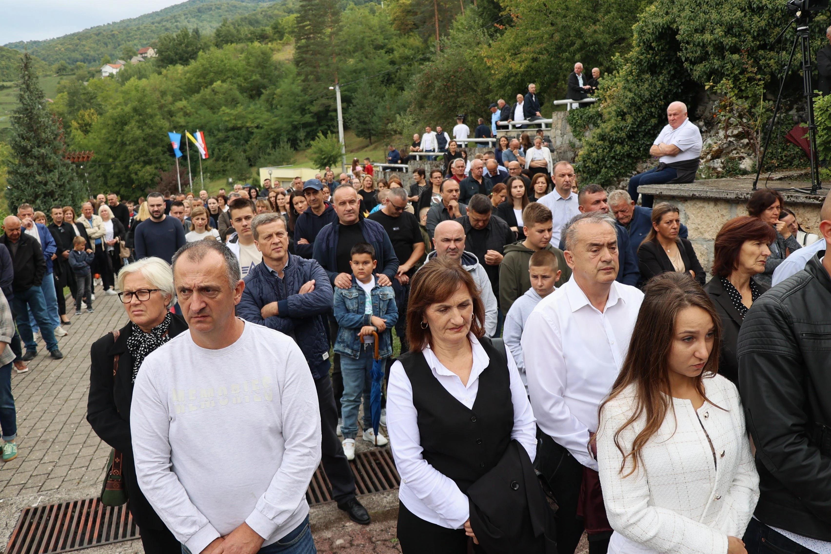 Obilježena 32. godišnjica stradanja Hrvata u Uzdolu