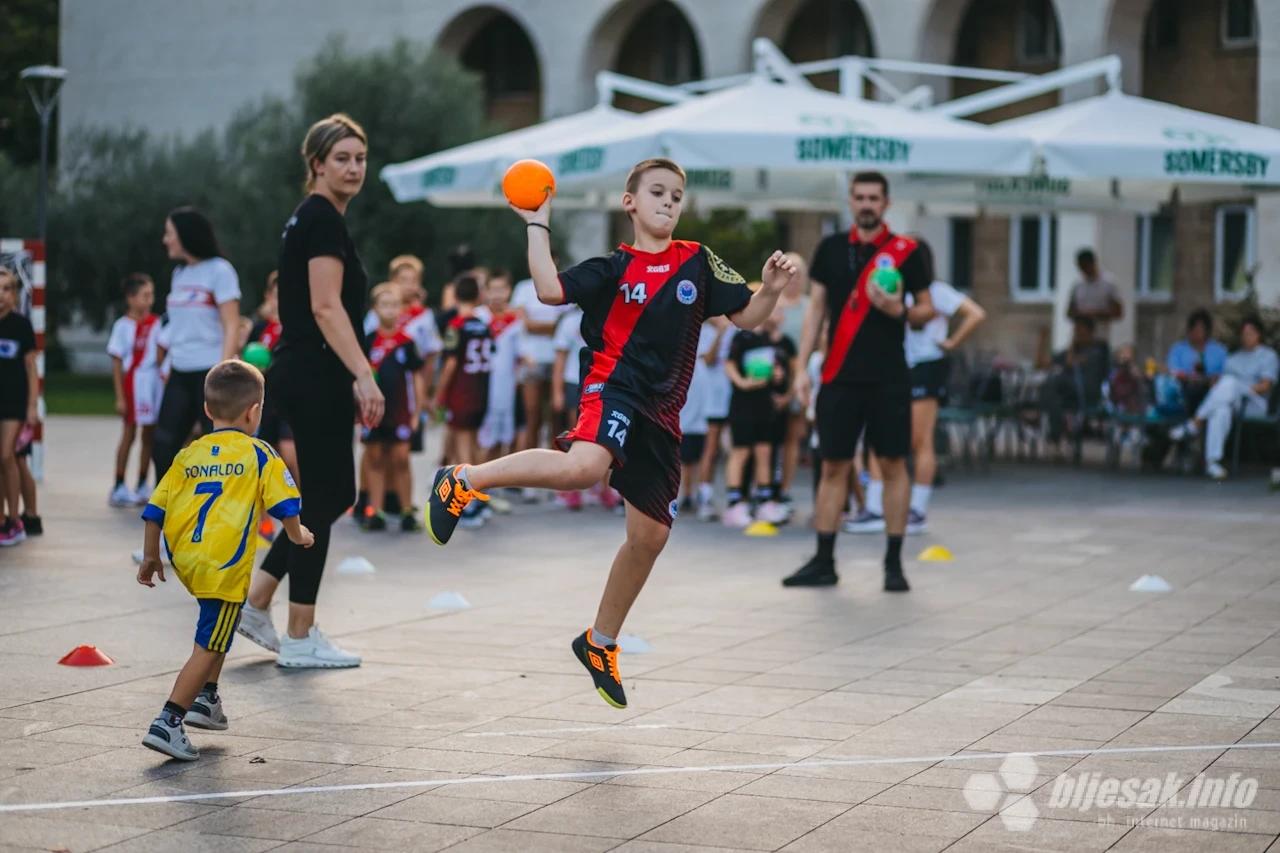 Mini rukomet za djecu ispred Kosače u Mostaru