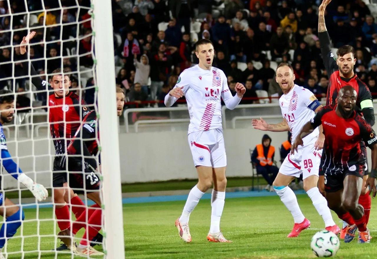 Gol visio u zraku
