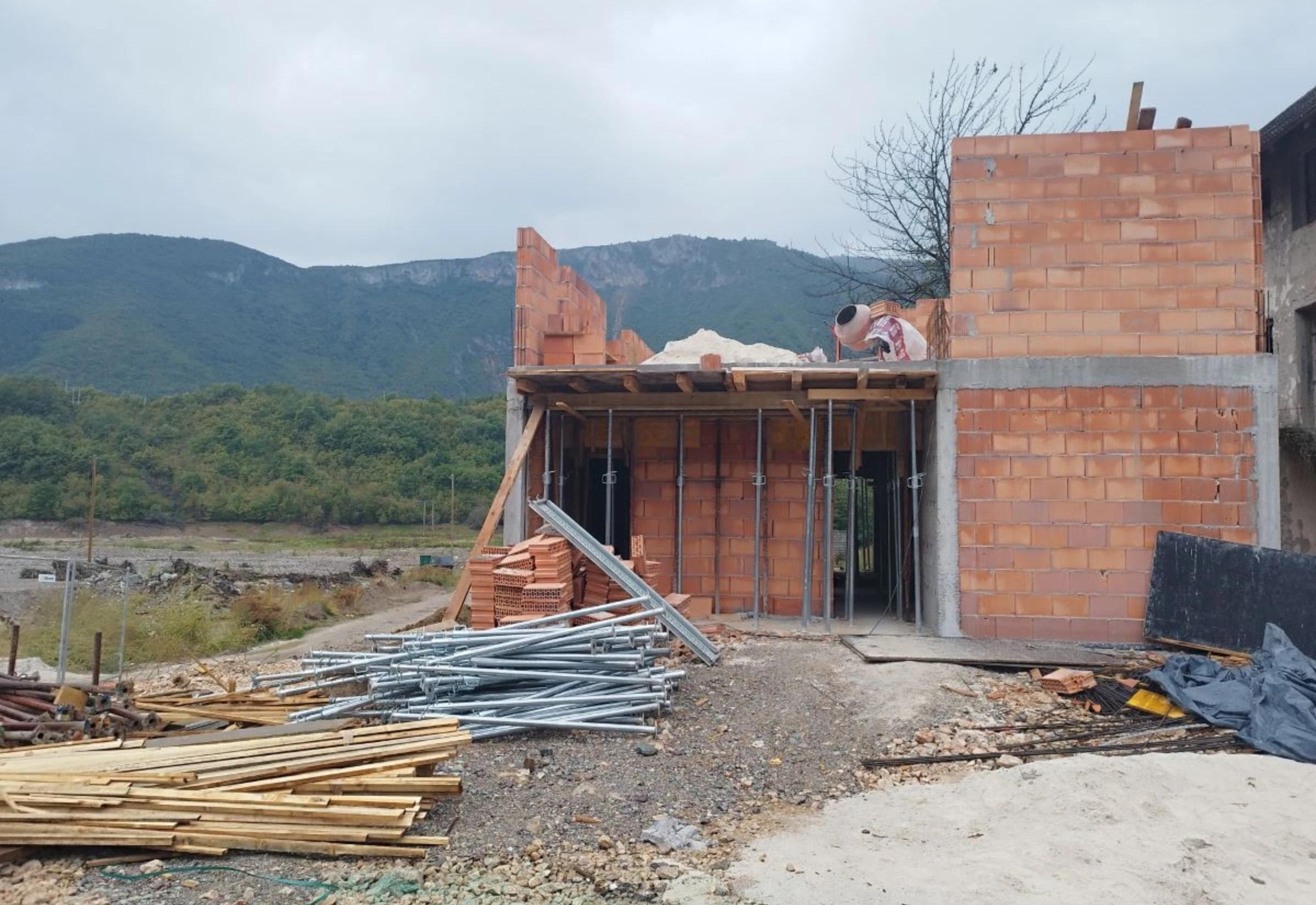 Obitelji koje su izgubile domove dobivaju nove kuće