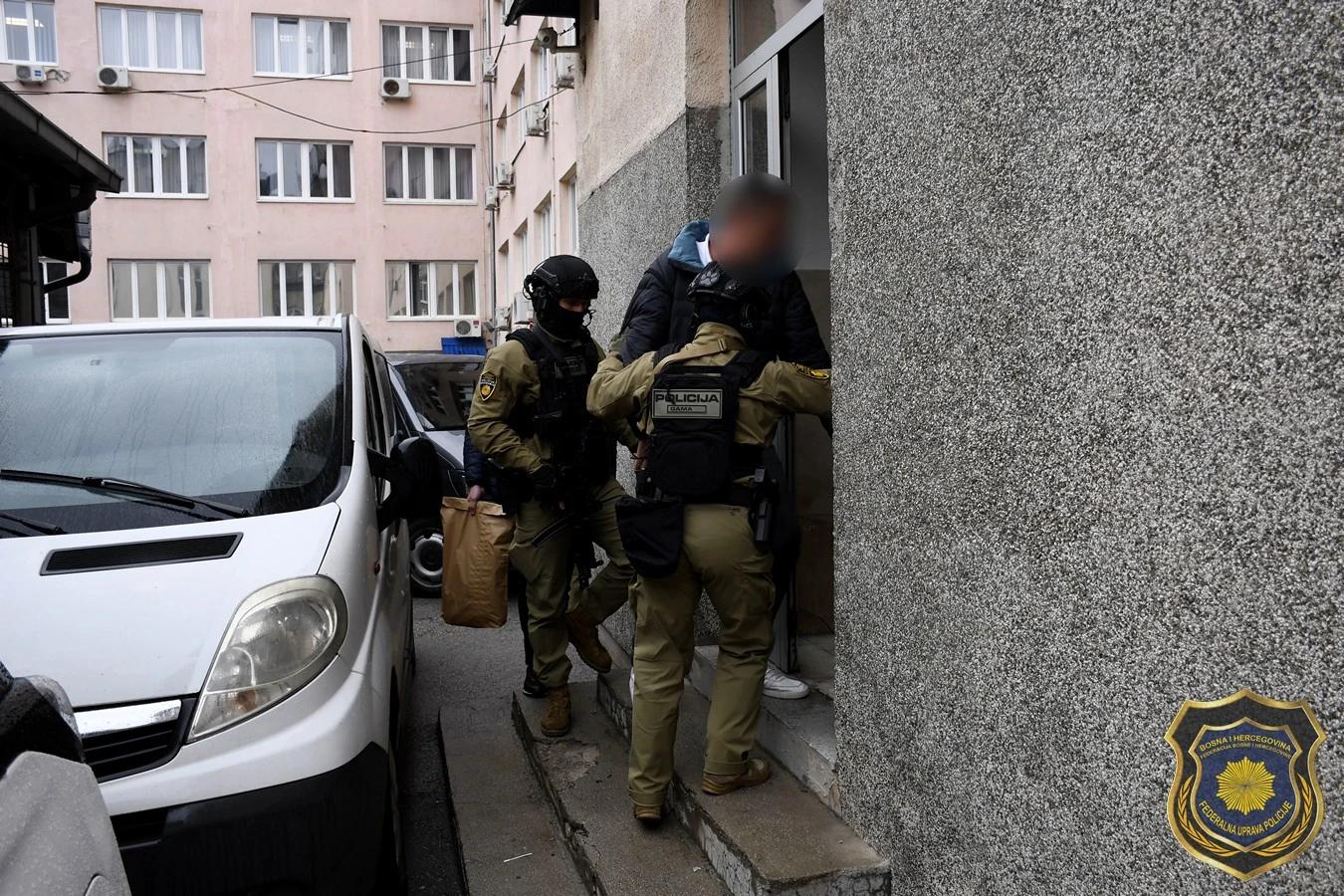 U velikoj akciji Federalne uprave policije zbog iznude uhićeno šest osoba