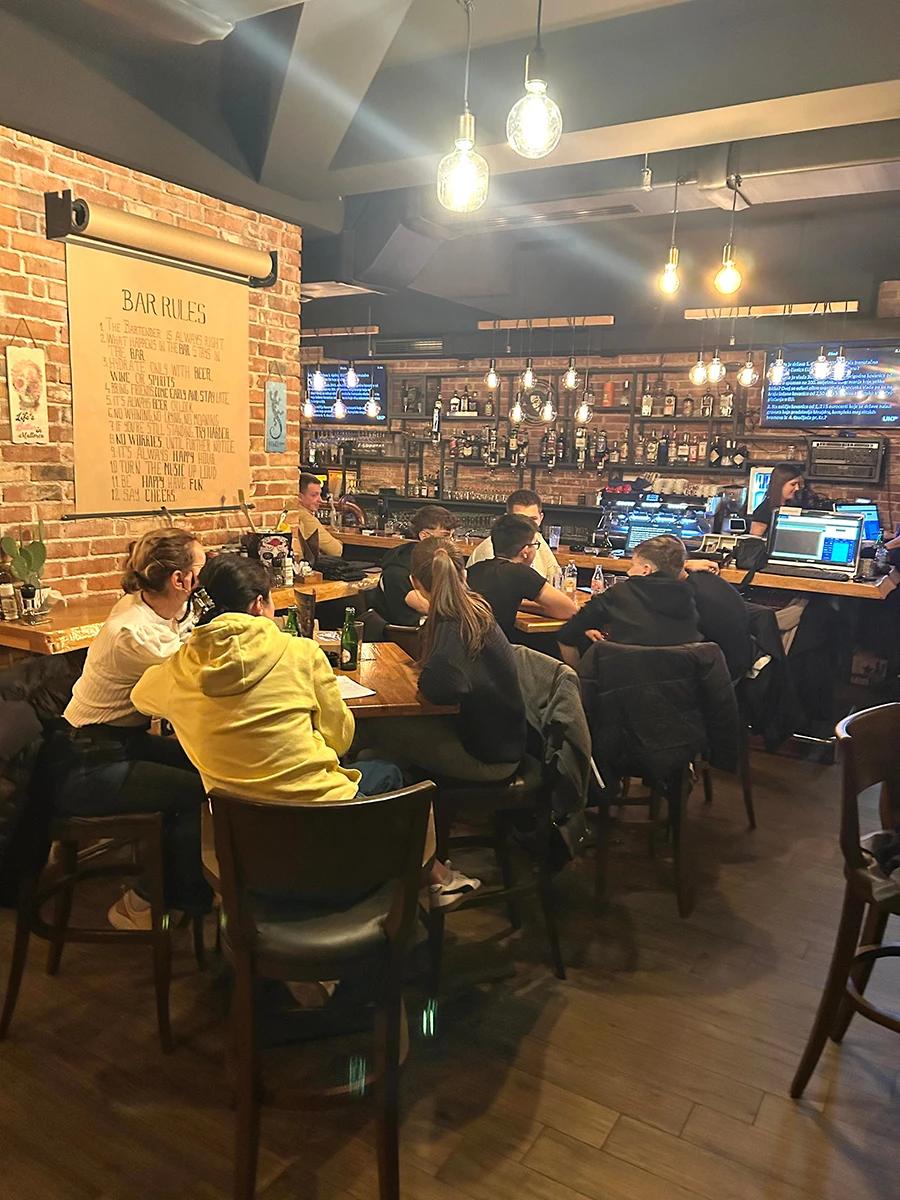Mostar je od sinoć, 6. listopada, dobio još jednu urbanu kvizašku adresu - Gastro pub Gonzales!