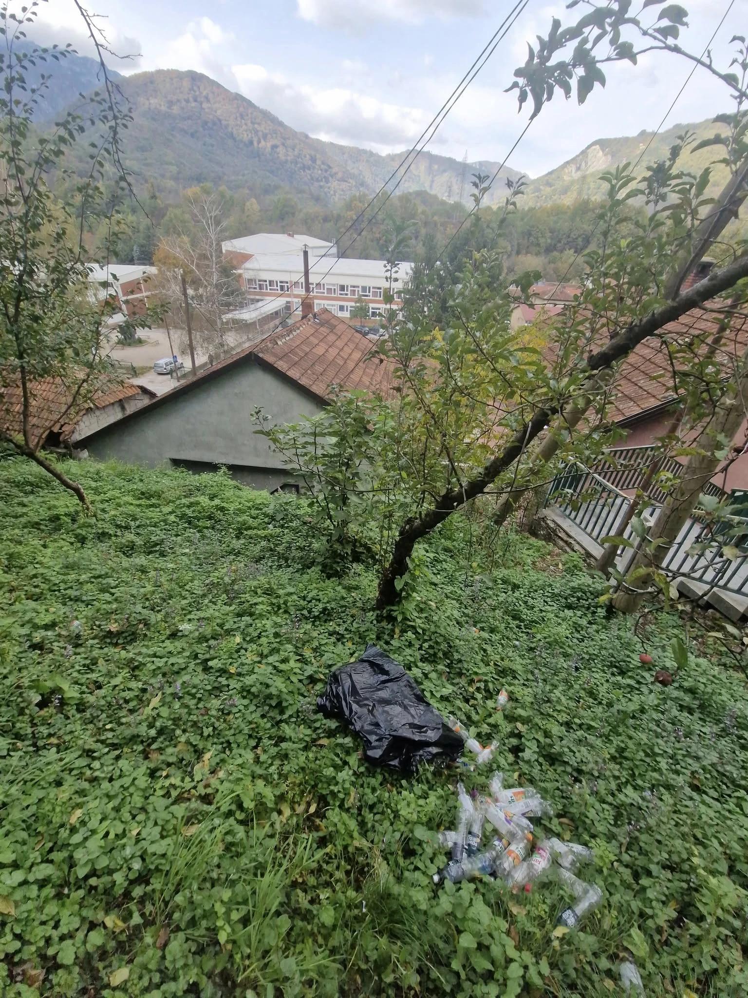 Dvorište škole u Jablanici