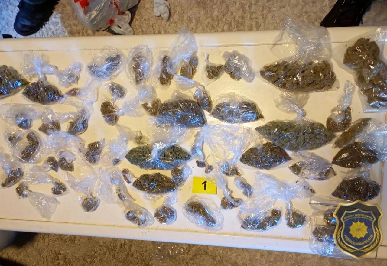 Policija zaplijenila tri kilograma droge