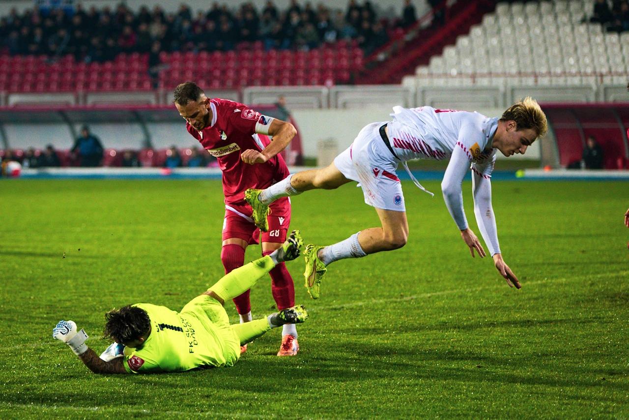 Erić u prvom planu