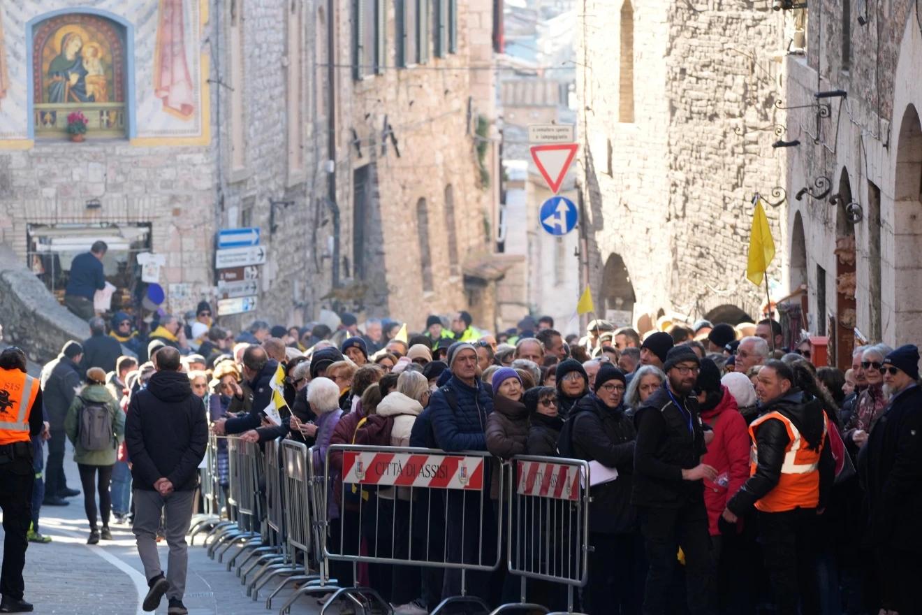 Očekuju se stotine tisuća hodočasnika koji će vidjeti relikvije.