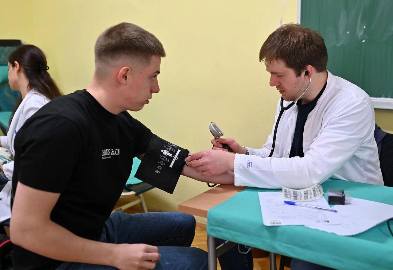 Učenici i djelatnici srednje škole u Grudama darovali 30 doza krvi