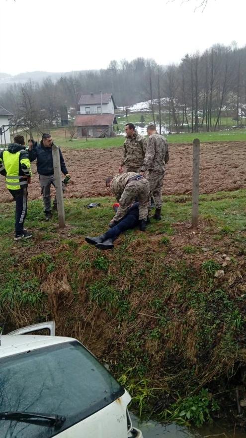 Pripadnici OS BiH spasili vozača nakon prometne nesreće u Kaćunima