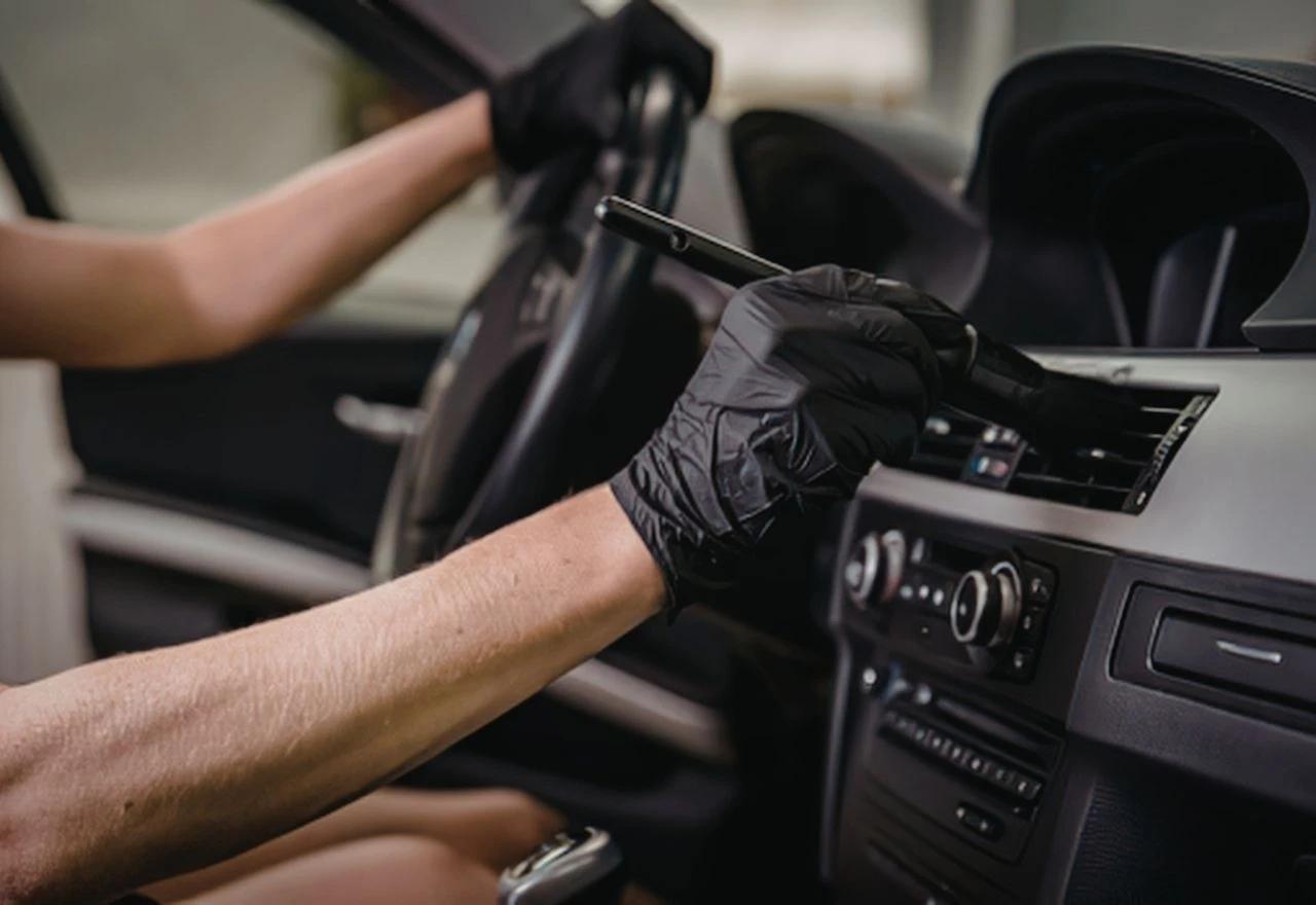 Čišćenje unutrašnjosti automobila