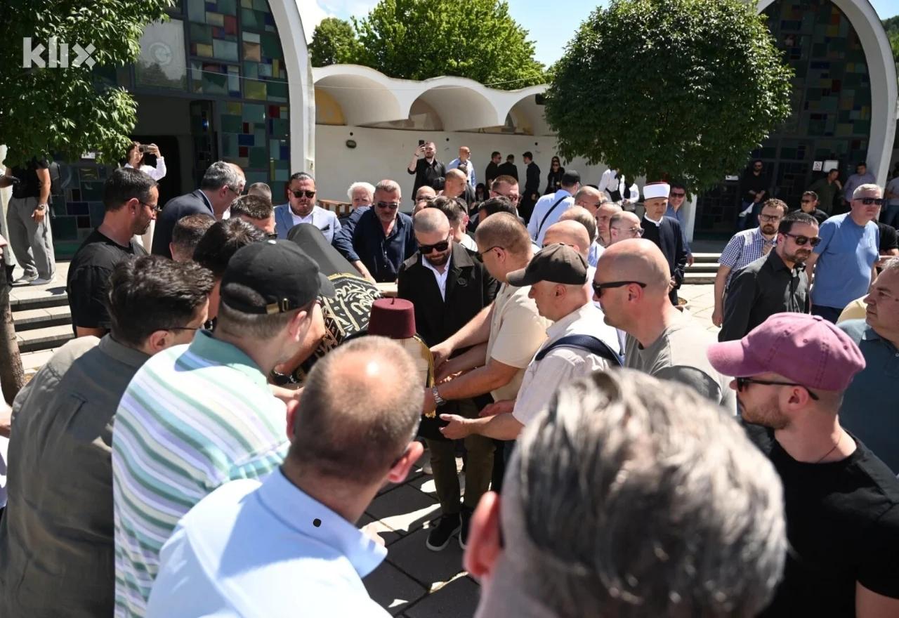 Klanjana dženaza Edinu Avdiću