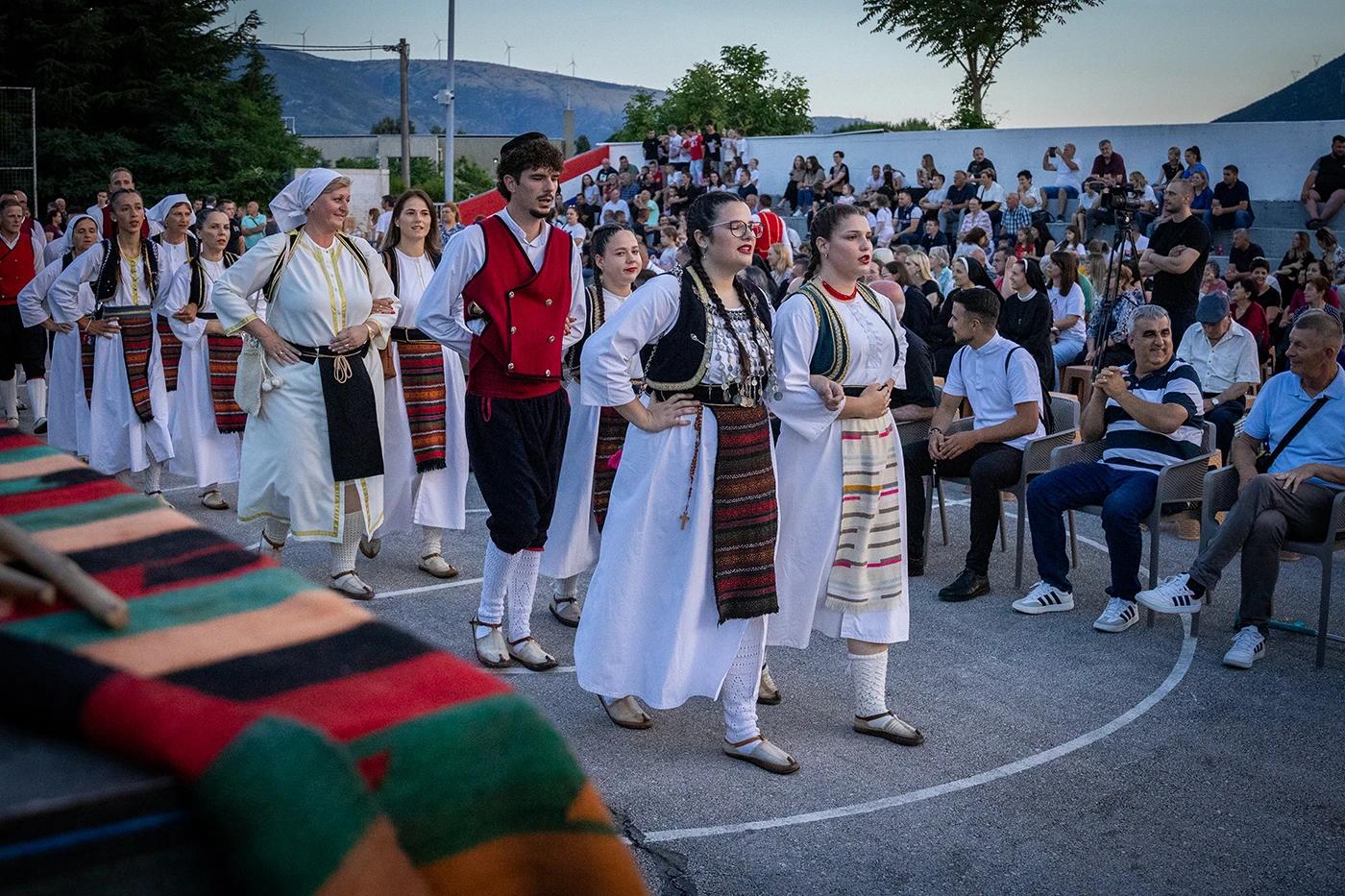 Bijelo Polje pjesmom i folklorom otvorilo proslavu Srca Isusova