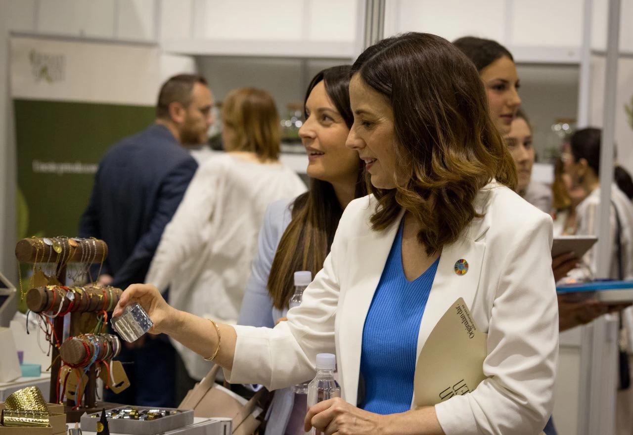 Otvoren Women 100 EXPO