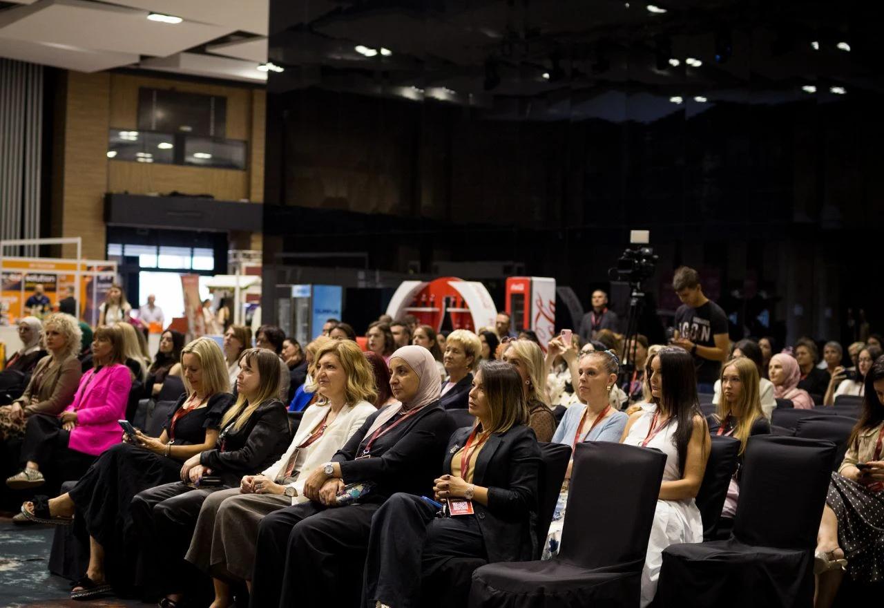 Otvoren Women 100 EXPO