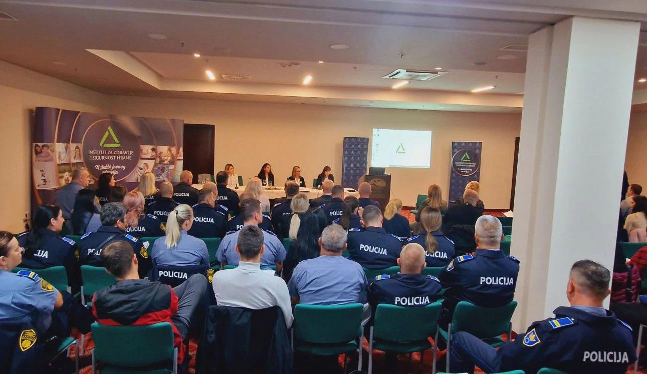 Crveni križ, policija i INZ zajedno rade na povećanju sigurnosti u školama
