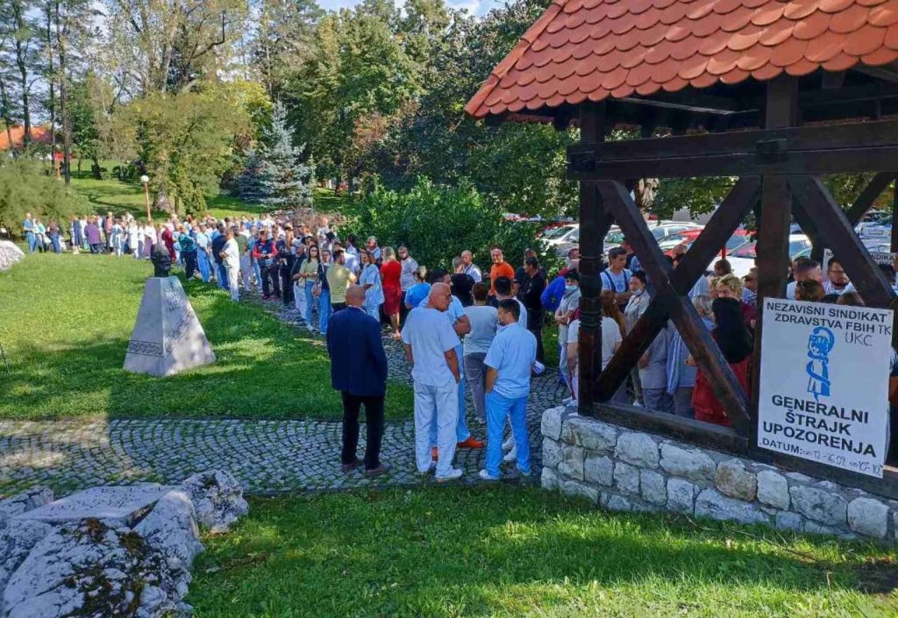 Prosvjed medicinara: Tisuće radnika najavilo štrajk 