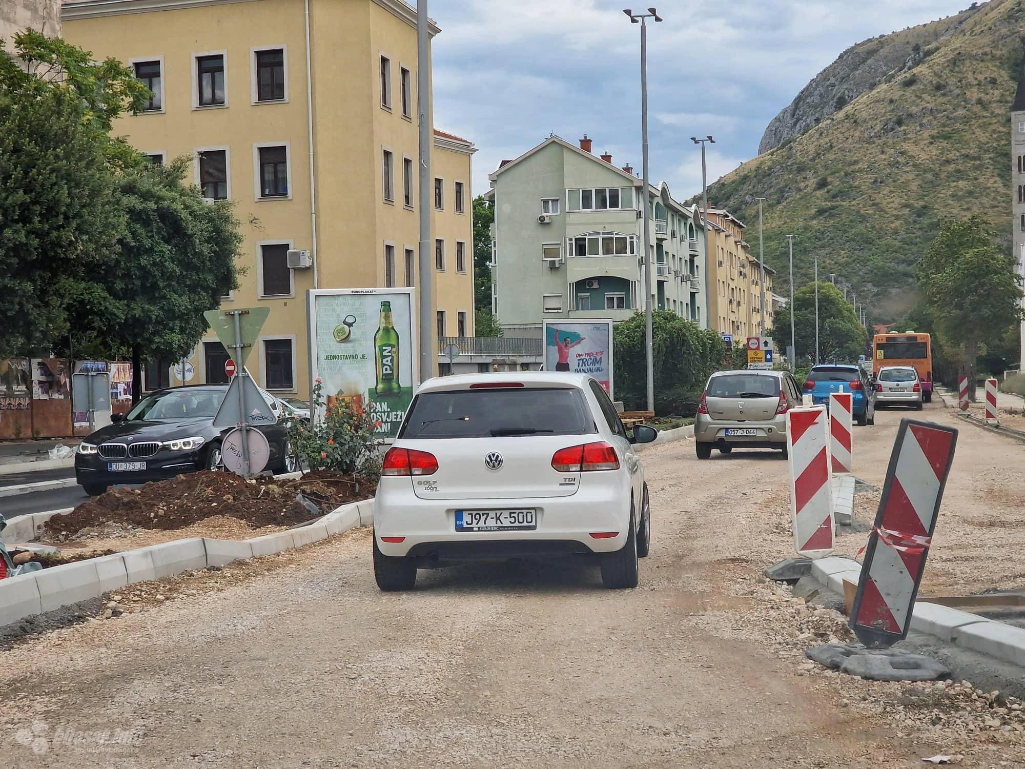 Dvotračni turbo rotor na Španjolskom trgu