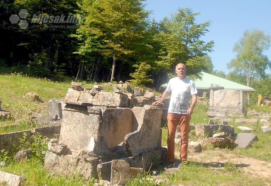 Pored sarkofaga Turhan Emin-bega