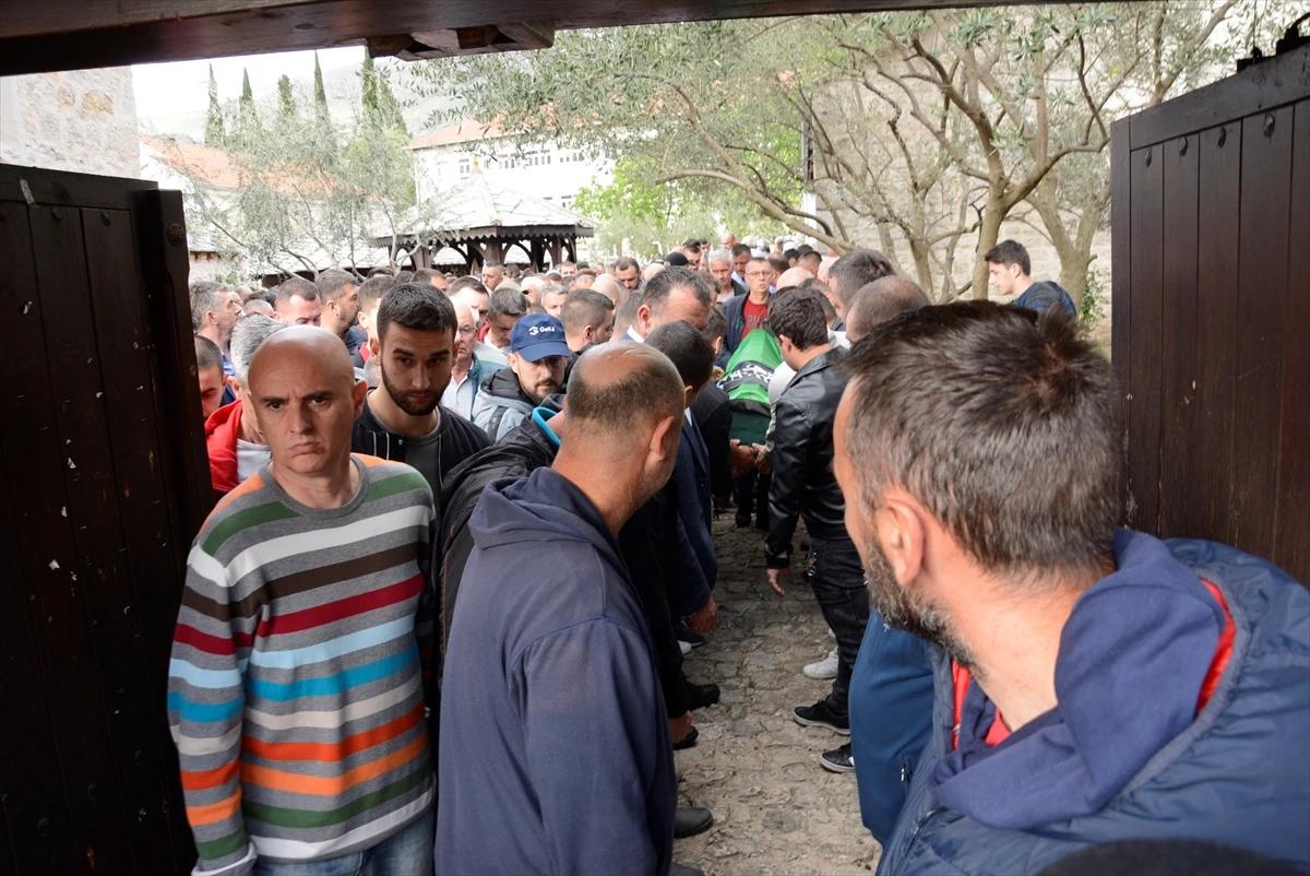 Klanjana dženaza Elmiri Sefo