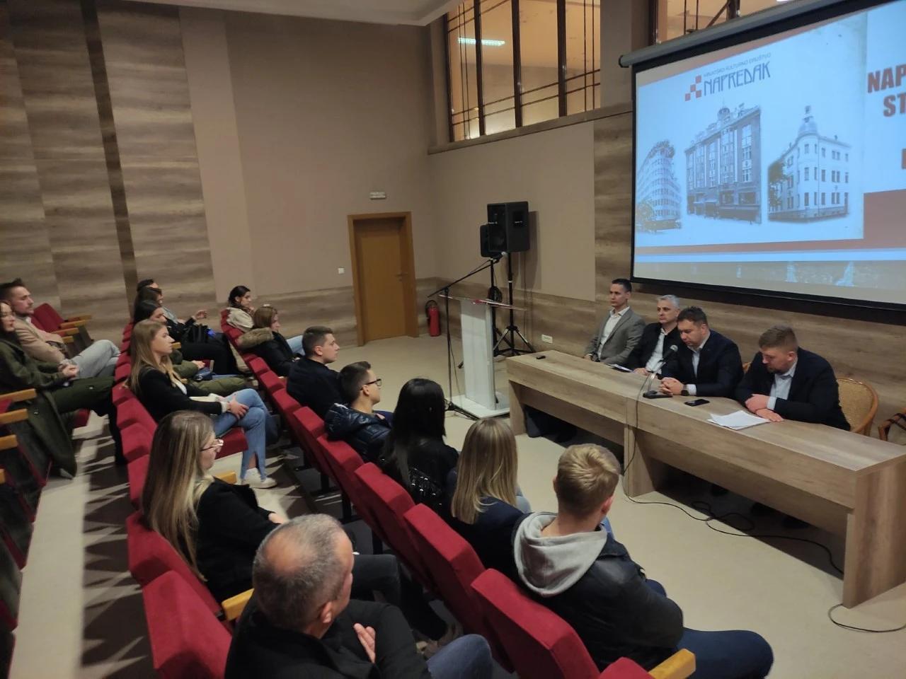 Napretkova tribina za mlade pod nazivom Društvo u službi čovjeka