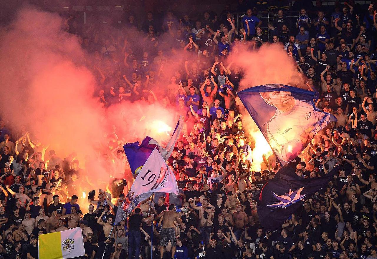 Bakljada Bad Blue Boysa na utakmici Dinamo - Fenerbahče