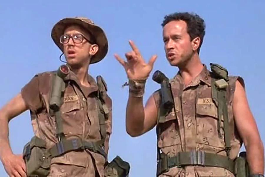 'Idiot u uniformi' je američka ratna komedija iz 1994. godine koju je režirao Daniel Petrie mlađi