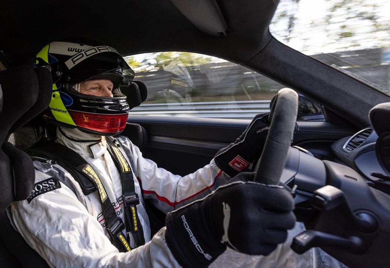 Novi Porsche 718 Cayman GT4 RS briljira tijekom završnog testiranja 
