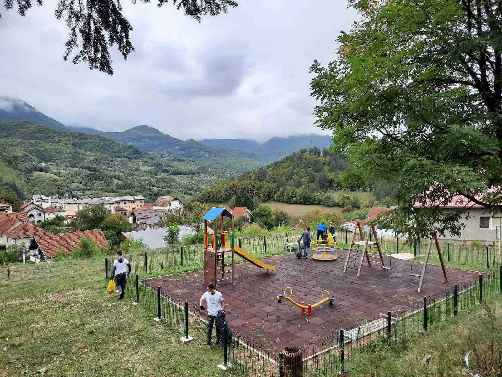 Aktivisti i građani u Rudom okupili se na Coca-Colinom projektu prikupljanja ambalažnog otpada