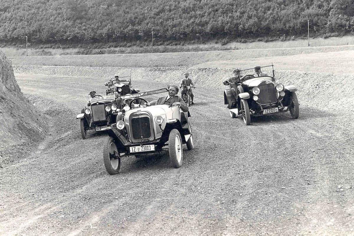 Uz Hockenheim i AVUS, Nürburgring je jedna od tri najpoznatije njemačke automobilističke natjecateljske staze. 