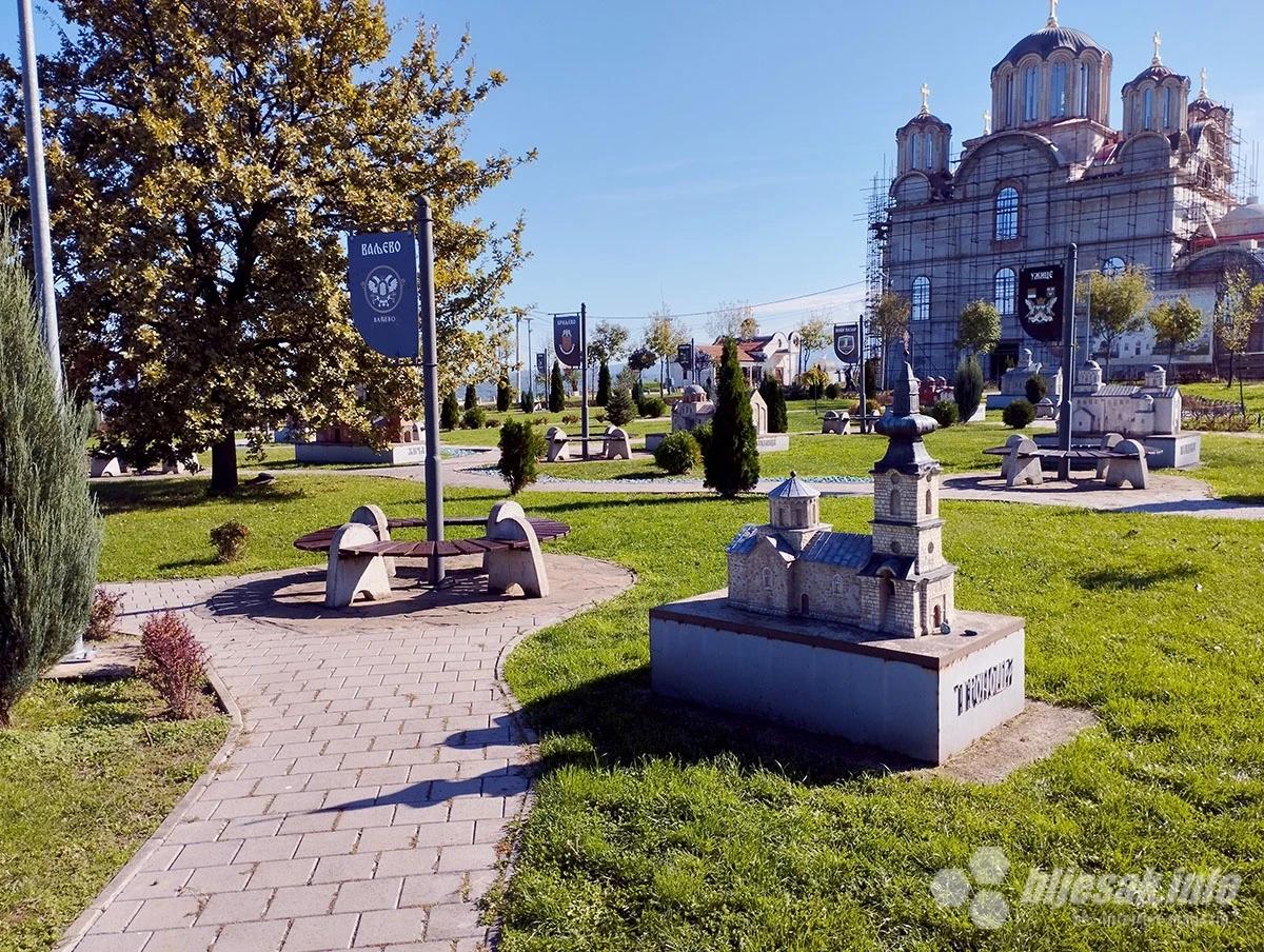 Park minijatura „Srbija“ i crkva svetih Arhangela