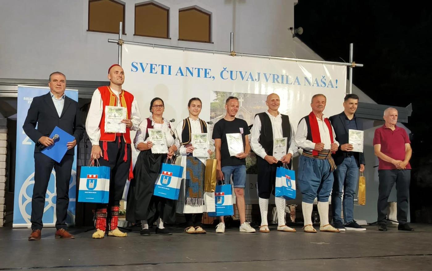 Dobrič slavio tradiciju i vjeru uz Sv. Antu i večer folklora