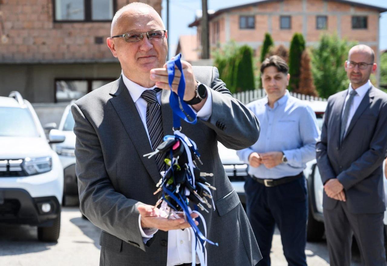 Europska Unija donirala 15 vozila za deminere