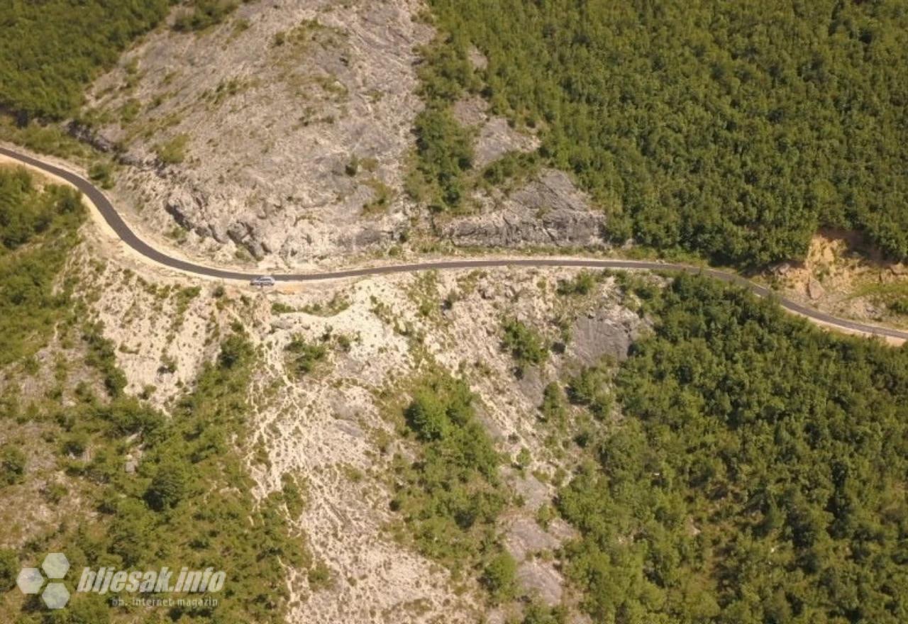 Asfaltira se makadamska prometnica između Vrdi i Drežnice