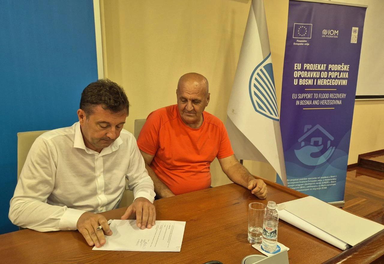 Grad Mostar potpisao ugovore o pomoći poljoprivrednicima pogođenim oplavama