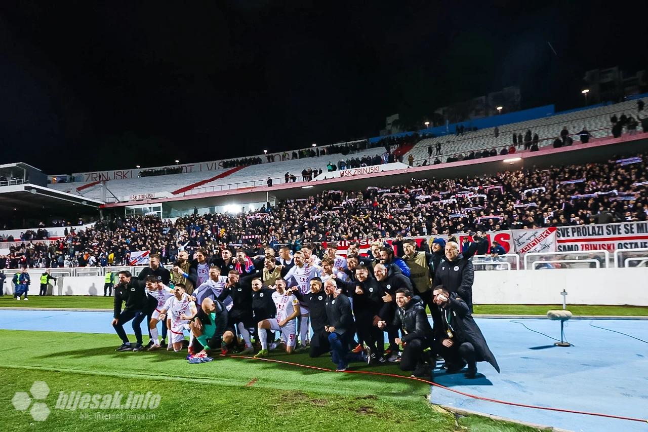 Zajedničko slavlje igrača i navijača