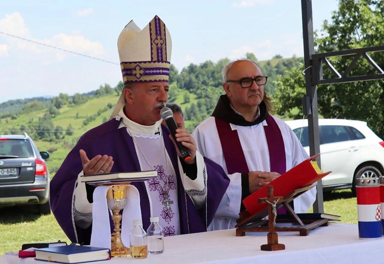 Misno slavlje povodom 33. obljetnice stradanja tamošnjih Hrvata, predslavio je vojni ordinarij u BiH mons. Miro Relota