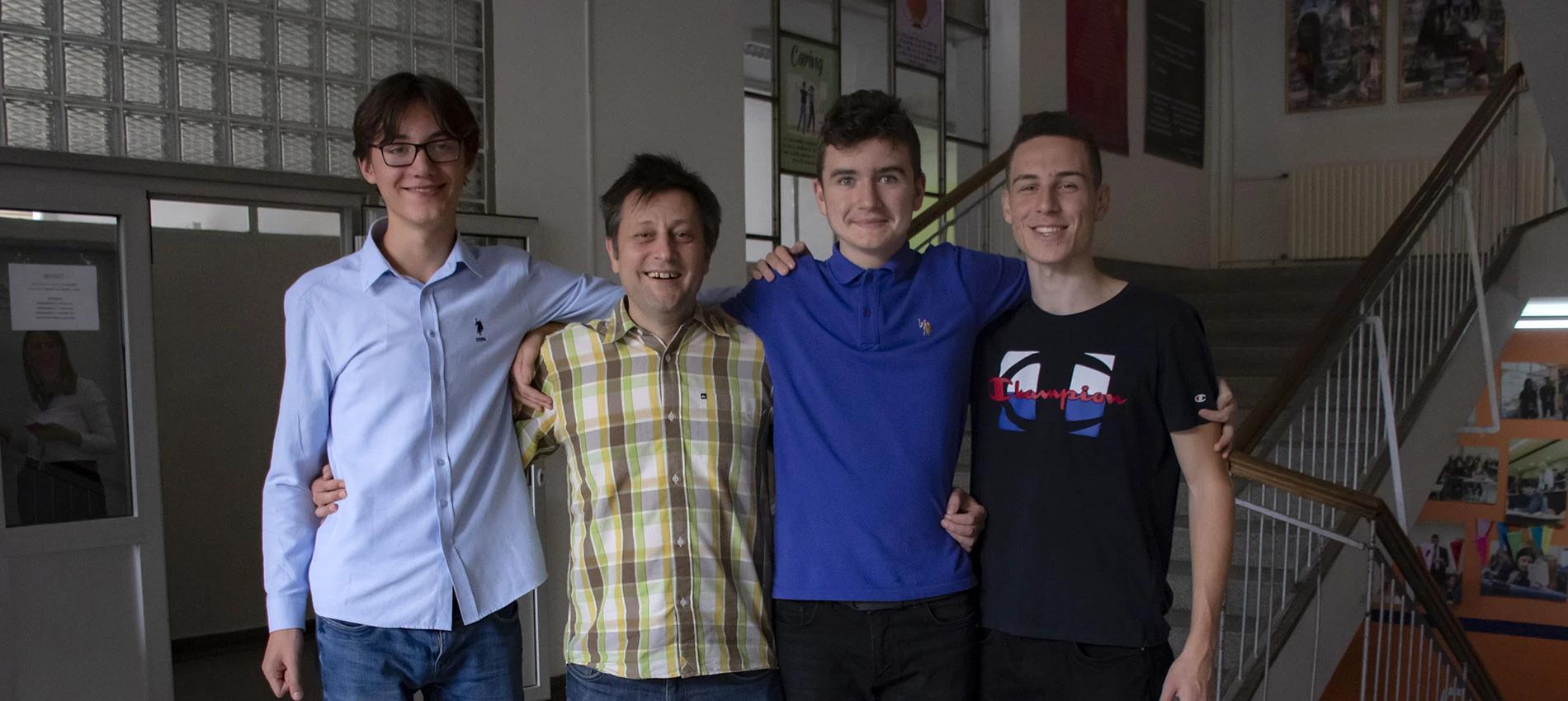 Admir Zatega, Faruk Ibrahimović i Benjamin Mujkić, sa mentorom Adnanom Šalaka
